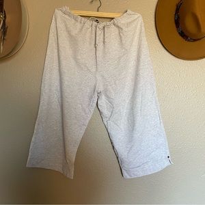 NWOT - Women’s - Catalina - Capri sweatpants - cream